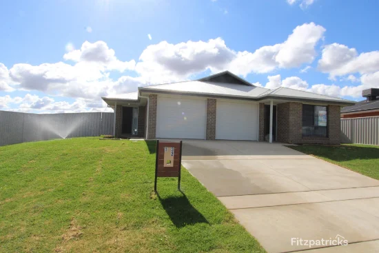 2/32 Turramia Crescent, Gobbagombalin, NSW 2650