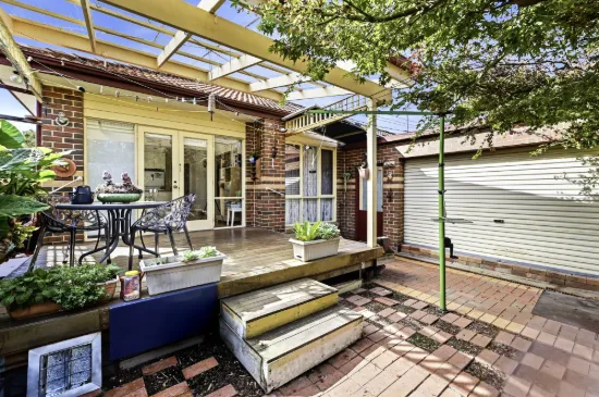 2/33 Elmhurst Road, Blackburn, Vic 3130
