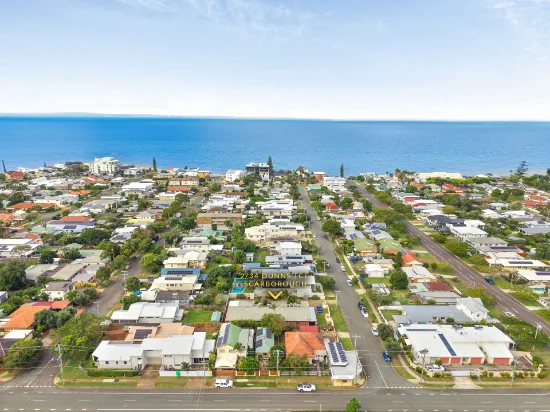 2/34 Dunns Terrace, Scarborough QLD 4020-Image