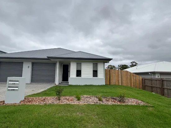 2/35 Scenic Drive, Southside, Qld 4570