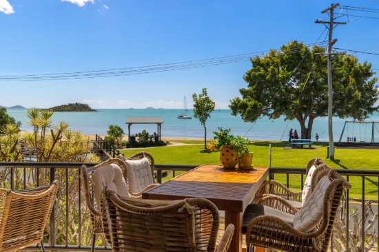 2/36 Coral Esplanade, Cannonvale, Qld 4802