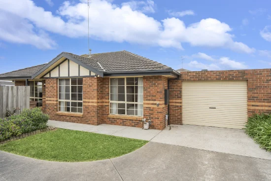 2/37 Oakwood Crescent, Waurn Ponds, Vic 3216