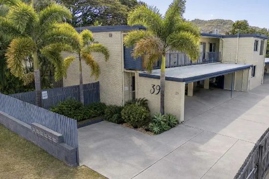 2/39 Armstrong Street, Hermit Park, Qld 4812