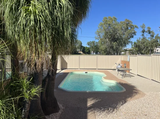 2/39 Campbell Street, Emerald, Qld 4720 - For Rent