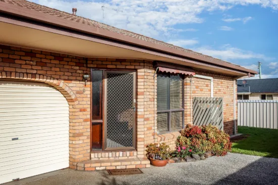 2/395 Sandrina Drive, Lavington, NSW 2641