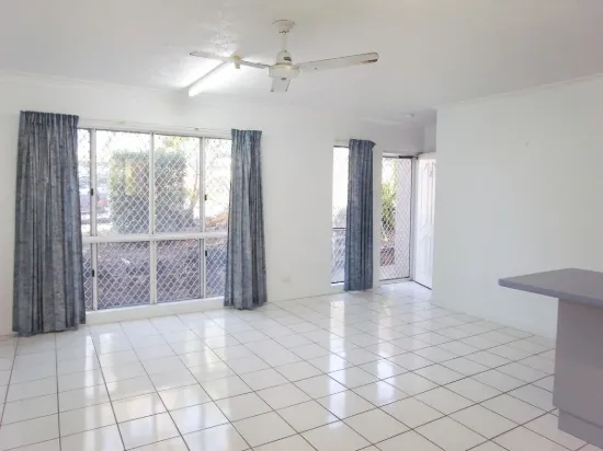 2/4-8 Stuart St, North Ward, Qld 4810