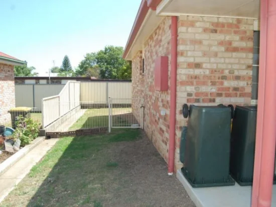 2/4 Bell Place, Warwick, Qld 4370