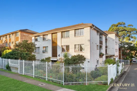 2/4 Forbes Street, Warwick Farm, NSW 2170