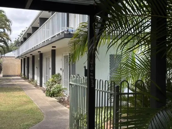 2/405 Esplanade, Torquay, Qld 4655