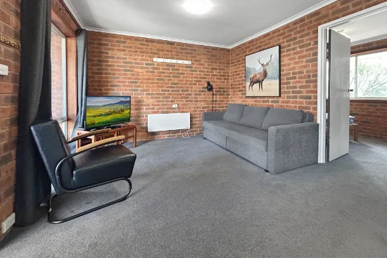 2/41 Cobbon Crescent, Jindabyne, NSW 2627