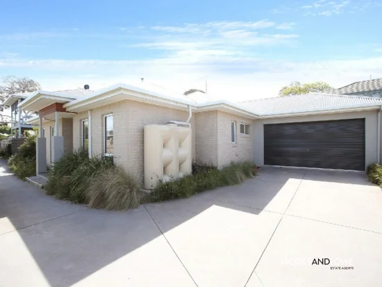 2/42 Van Ness Avenue, Mornington, Vic 3931