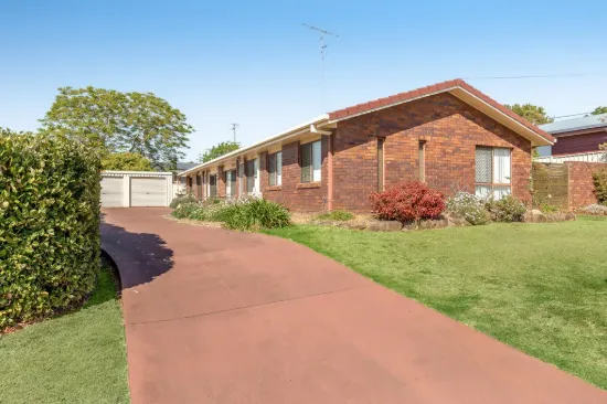 2/4a Storey Street, Centenary Heights, Qld 4350