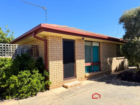 2/5 Lampe Avenue, Wagga Wagga, NSW 2650 - For Rent