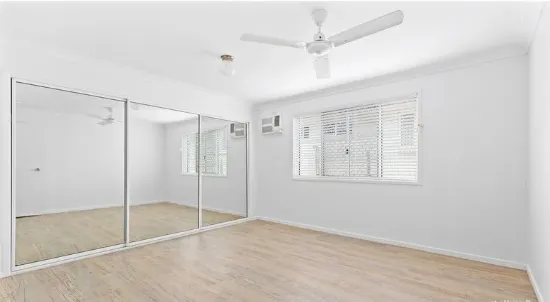 2/5 Macartney Street, Norman Gardens, Qld 4701-Image