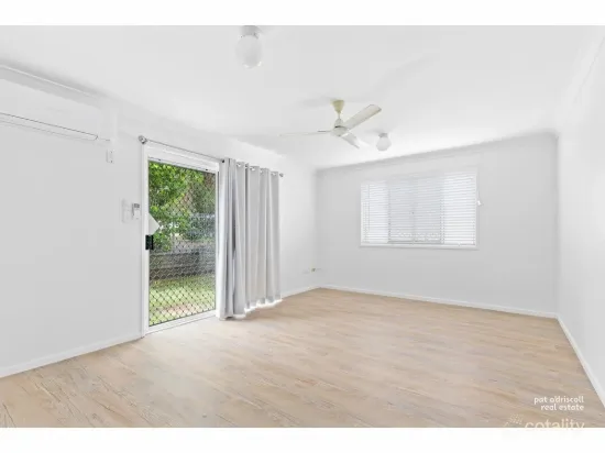 2/5 Macartney Street, Norman Gardens, Qld 4701-Image