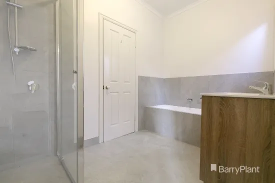 2/50 Langmore Lane, Berwick, Vic 3806-Image