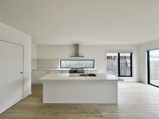 2/50 Matthews Road, Corio, Vic 3214 - For Rent