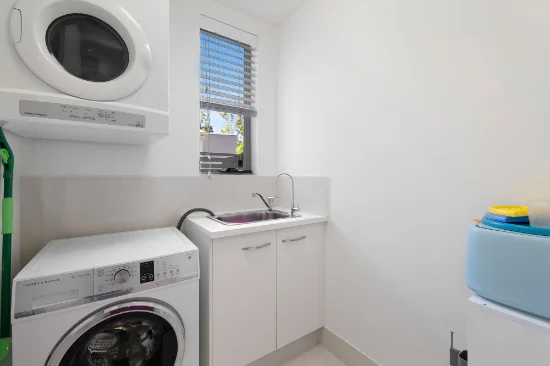 2/5055 Emerald Island Drive, Carrara QLD 4211-Image