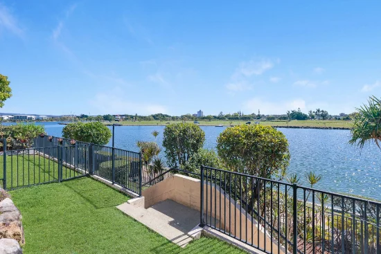2/5055 Emerald Island Drive, Carrara QLD 4211-Image