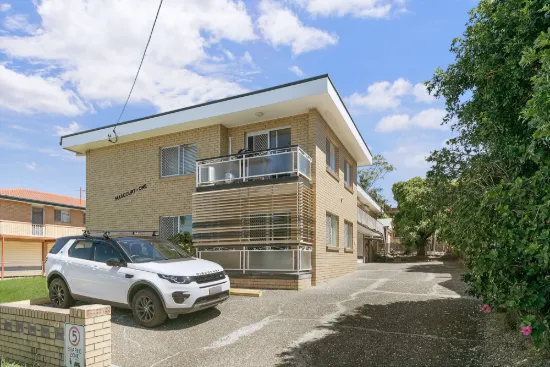 2/51 Leicester Street, Coorparoo, Qld 4151