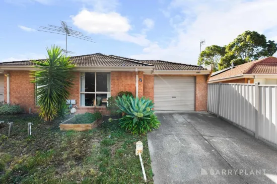2/52 Currunghi Court, St Albans, Vic 3021