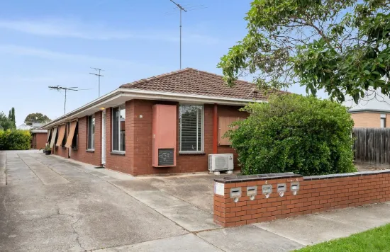 2/53 Isabella Street, Geelong West, Vic 3218