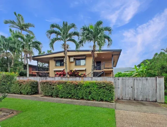 2/584 Bruce Highway Service Road, Woree, Qld 4868