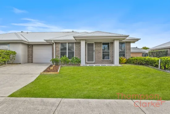 2/6 Bergman Way, Rutherford, NSW 2320