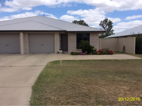 2/6  Luscombe street, Chinchilla, Qld 4413