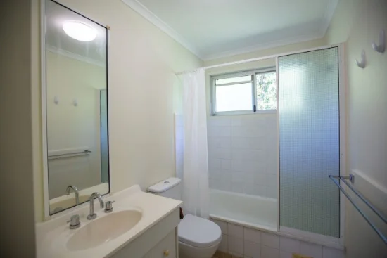 2/6 Saint Martins Lane, Cannonvale QLD 4802-Image