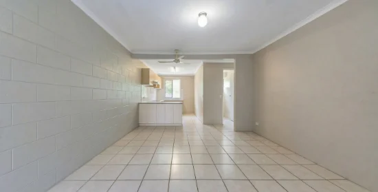 2/6 Saint Martins Lane, Cannonvale QLD 4802-Image