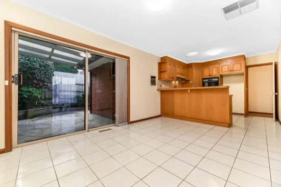 2/6 Tourmaline Crescent, Wheelers Hill, Vic 3150