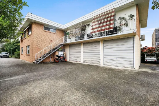 2/6 Vernia Place, Biggera Waters, Qld 4216