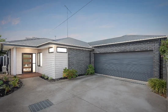 2/60 West Fyans Street, Newtown, Vic 3220