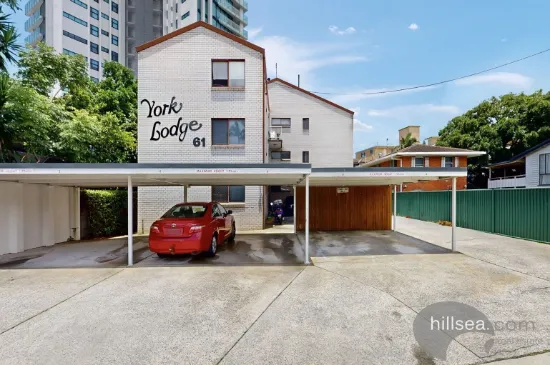 2/61 Frank Street, Labrador, Qld 4215