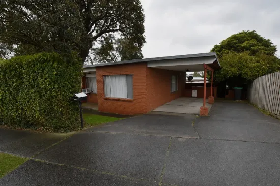 2/62 Shanahan Parade, Newborough, Vic 3825