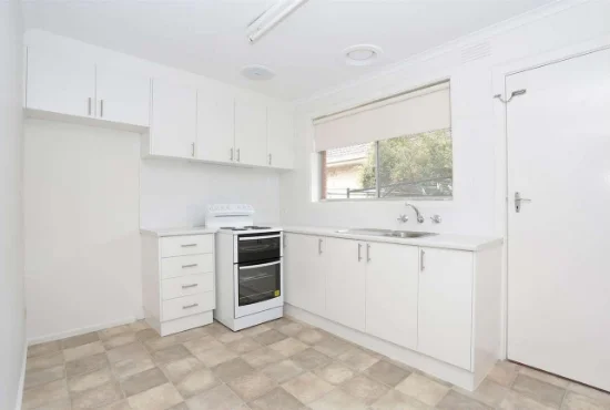 2/680 Waverley Road, Glen Waverley VIC 3150-Image