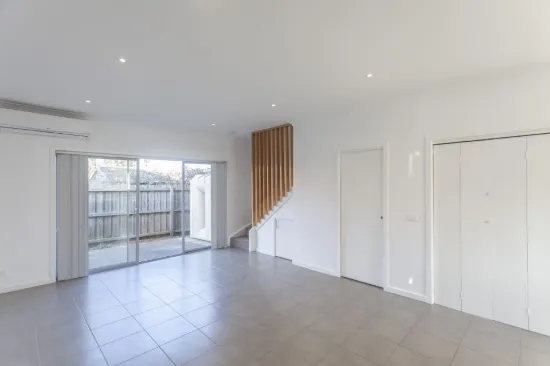 2/7 Martell Str., Broadmeadows, Vic 3047