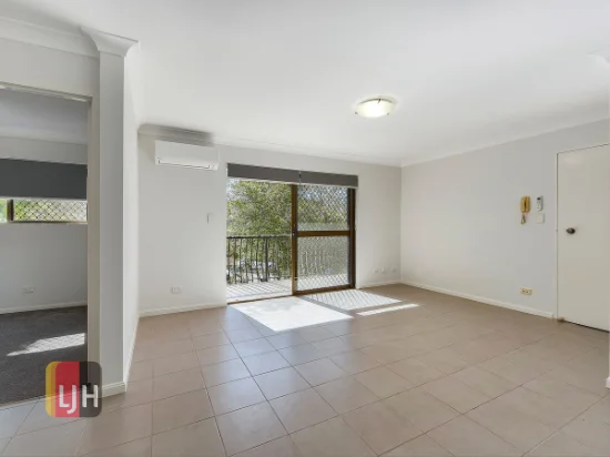 2/70 Hilltop Avenue, Chermside, Qld 4032 - For Rent
