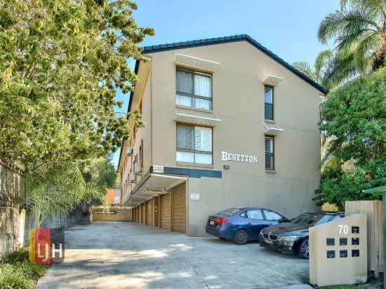 2/70 Hilltop Avenue, Chermside, Qld 4032