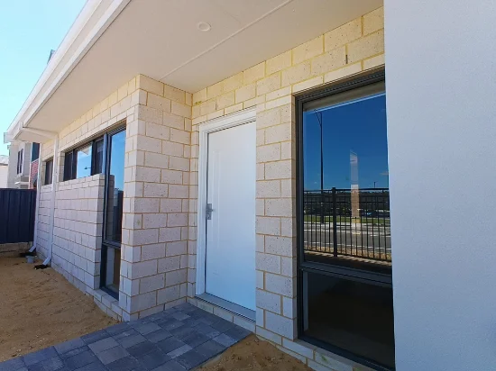 2/72 Whadjuk Drive, Hammond Park, WA 6164 - For Rent
