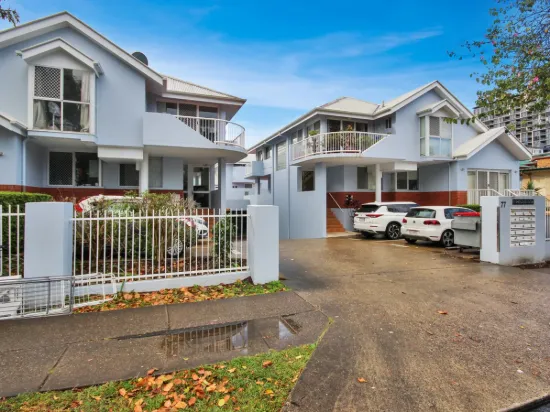 2/77 Sherwood Road, Toowong, Qld 4066