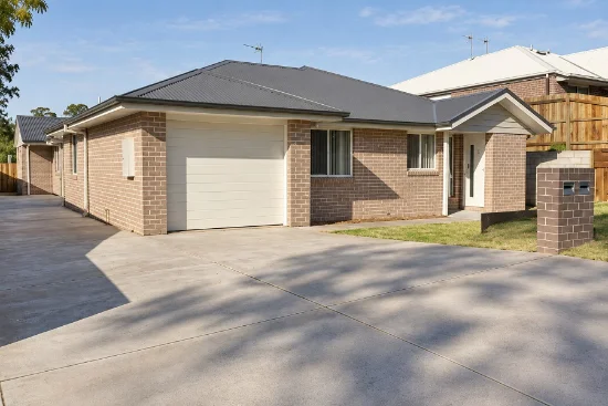 2/8 Reserve Road, Cranley, Qld 4350