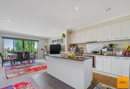 2/8 The Crossing, Caroline Springs, Vic 3023-Image