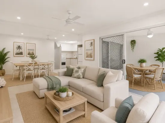 2/9 Ahern Street, Labrador, Qld 4215