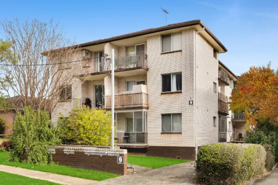 2/9 Reddall Street, Campbelltown, NSW 2560