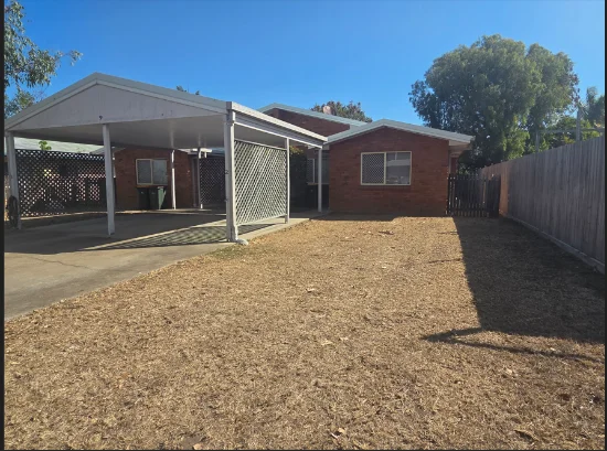 2/9 Smithwick St, Norman Gardens, Qld 4701