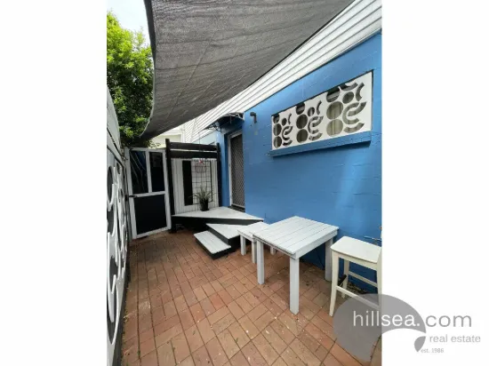2/94 Smith Street, Southport, Qld 4215