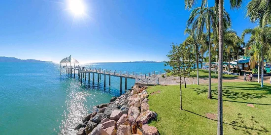2/94 The Strand, North Ward, Qld 4810