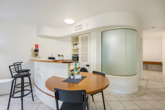 202/71-75 Esplanade, Cairns City, Qld 4870